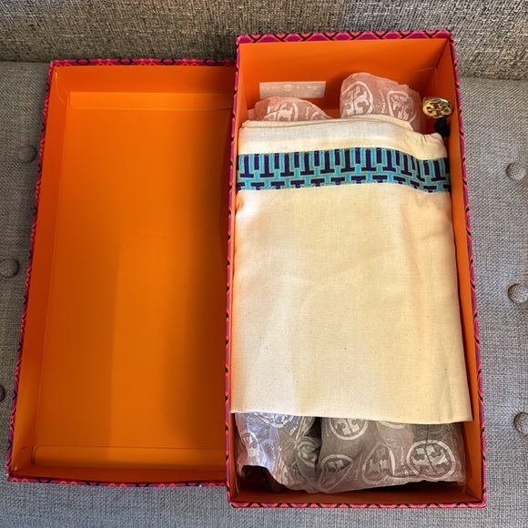 Tory Burch Vanessa Flat with Crystal Bow Detail - Picture 8 of 9